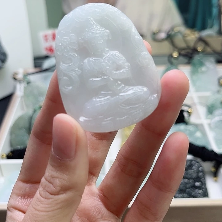 翡翠颈饰未镶嵌翡翠