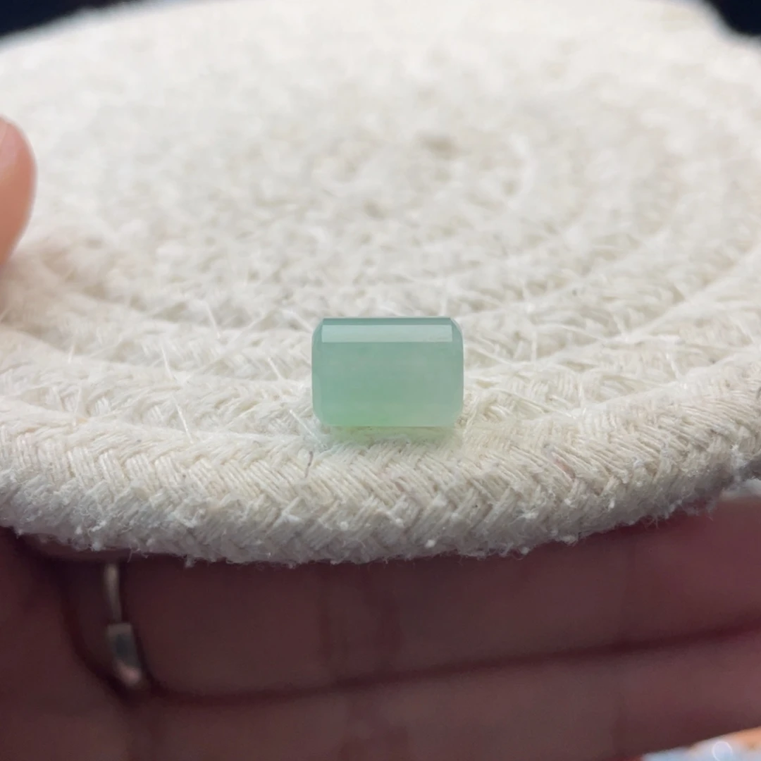 散珠翡翠特色清爽甜果绿桶珠卡7.6-10mm