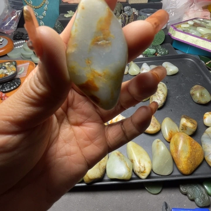 和田玉未镶嵌珠宝半成品