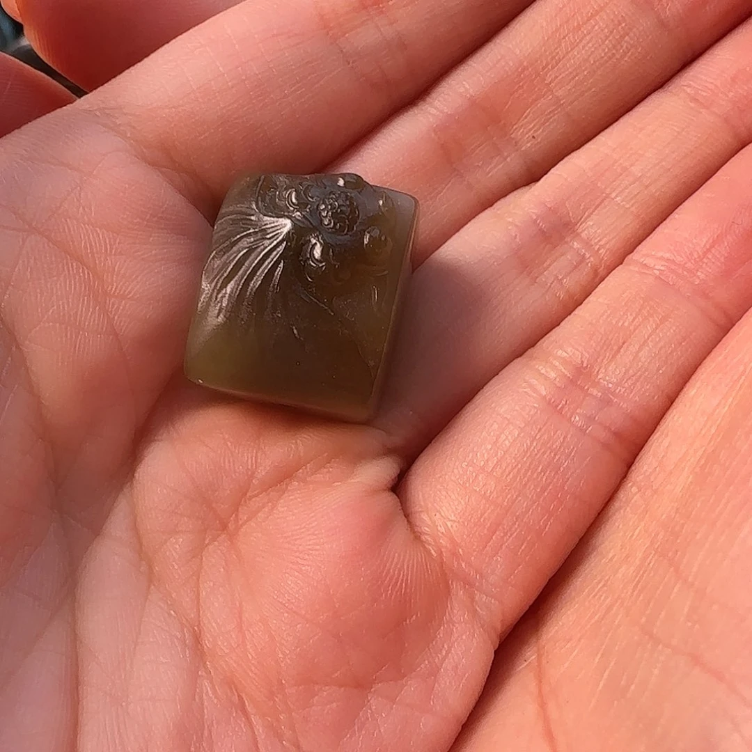 峡***孩和田玉未镶嵌颈饰