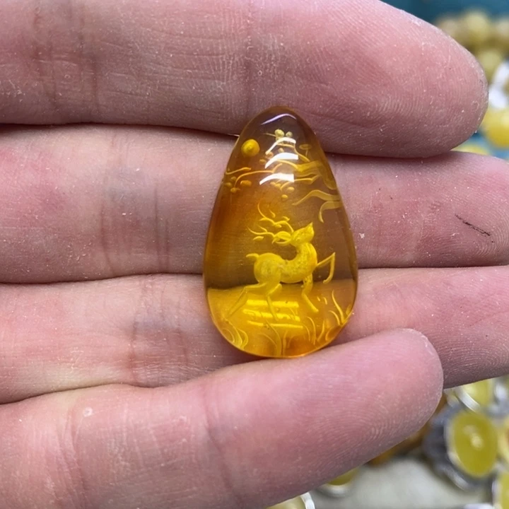 蜜蜡裸石未镶嵌吊坠