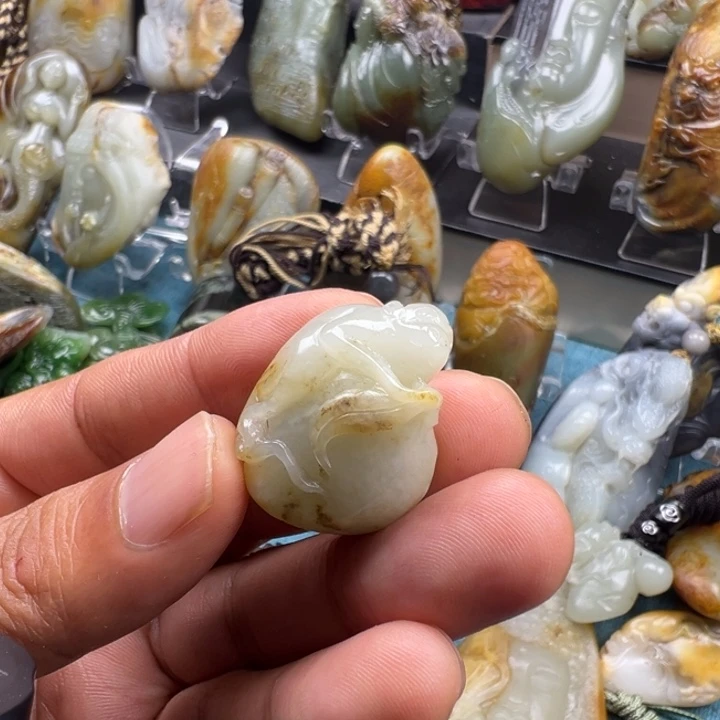 和田玉未镶嵌挂件