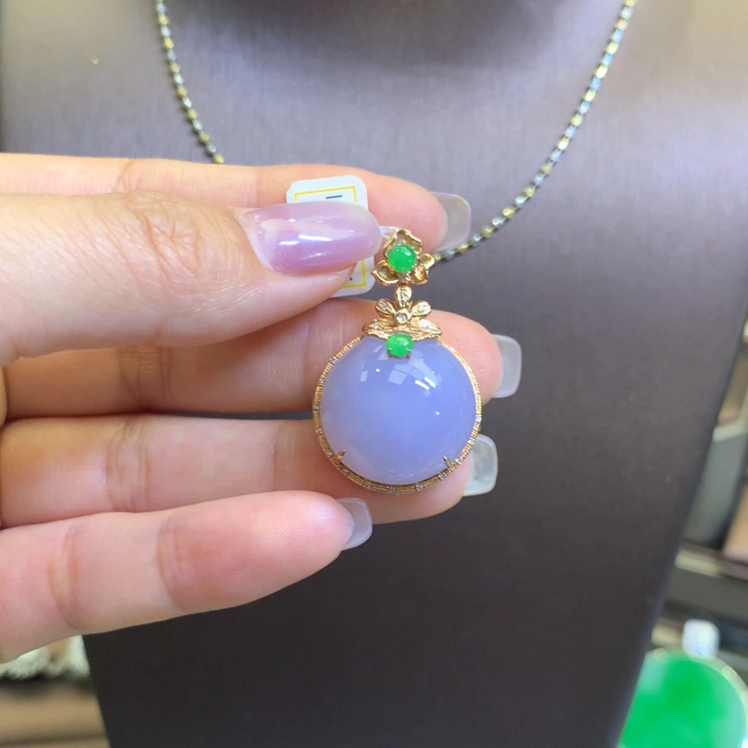 翡翠挂件18K金镶嵌翡翠吊坠