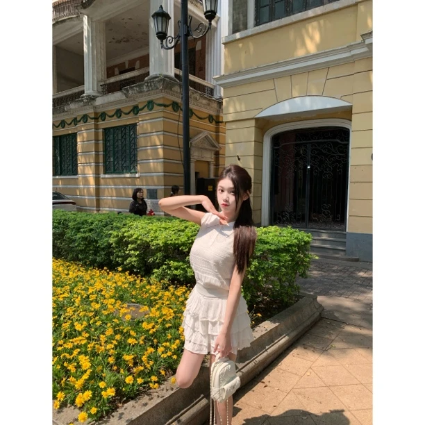 【梦梦服饰】夏季薄款设计感镂空提花气质纯欲短款上衣+半裙