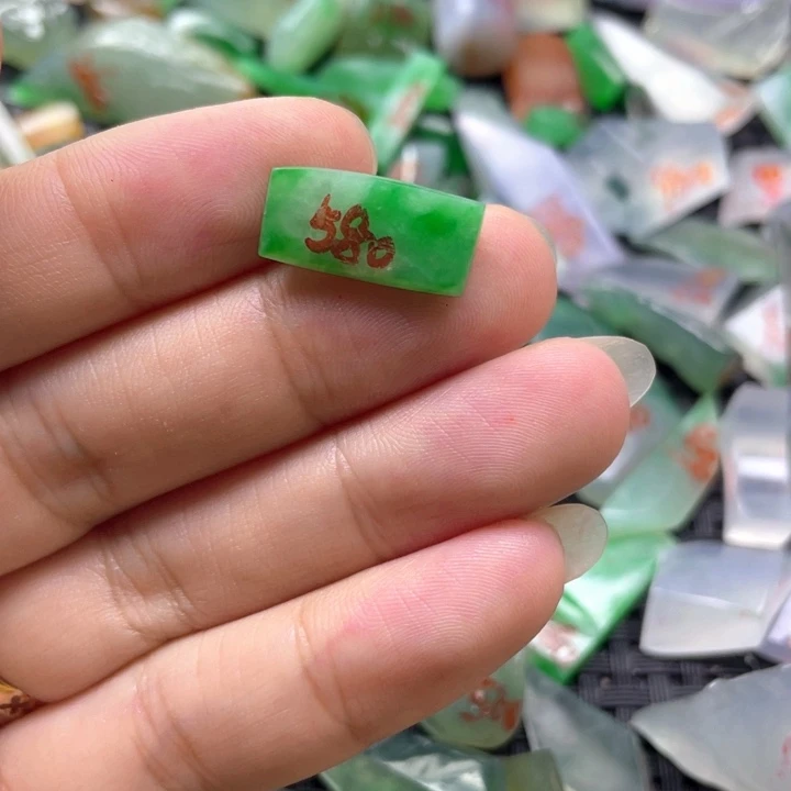 定制翡翠未镶嵌天然缅甸翡翠