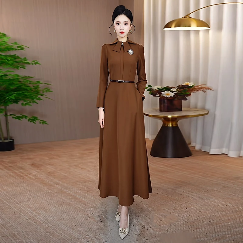 连衣裙女2025秋季新款咖色显瘦气质轻奢裙子收腰洋气优雅长袖长裙