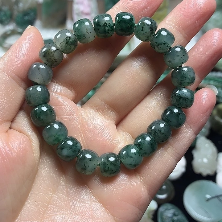 素***生独山玉未镶嵌吊坠