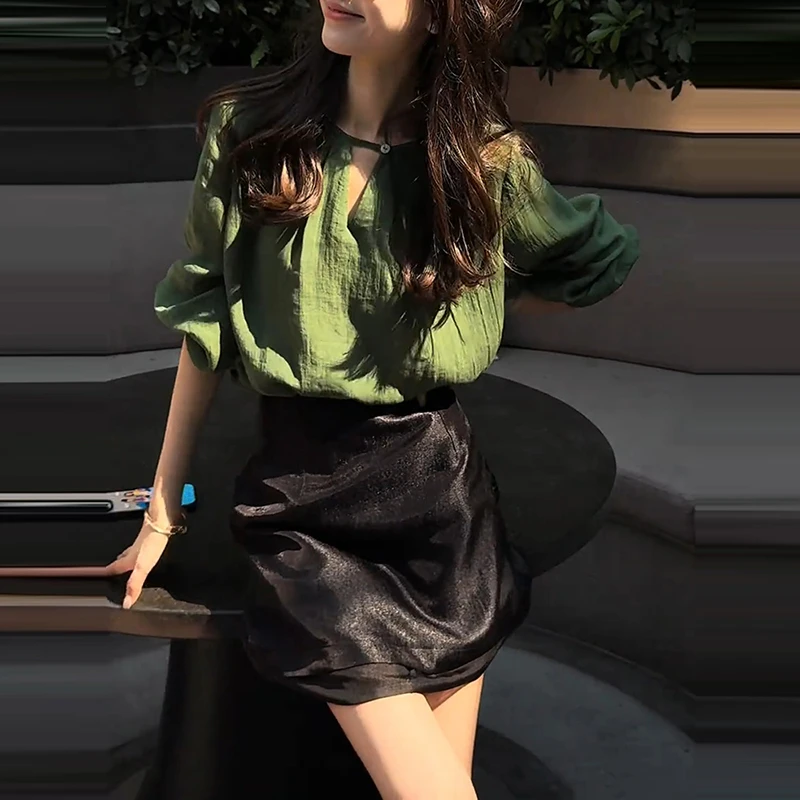 显白韩系气质设计感衬衫女2025新款淑女纹理高街时尚好看时髦上衣