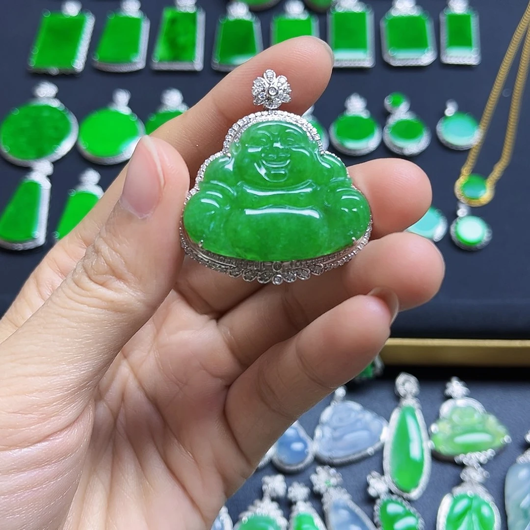 翡翠18K金镶嵌颈饰