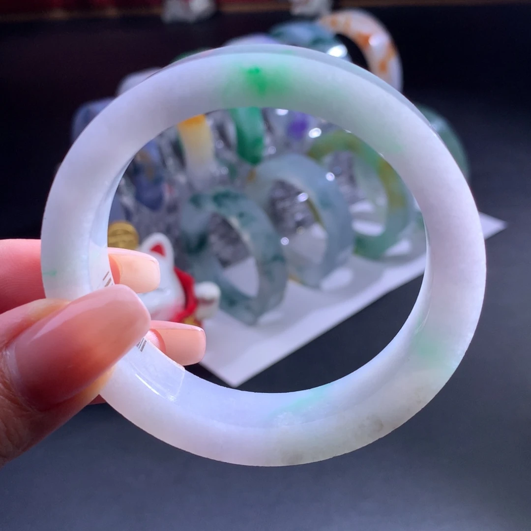 定制翡翠未镶嵌翡翠手镯