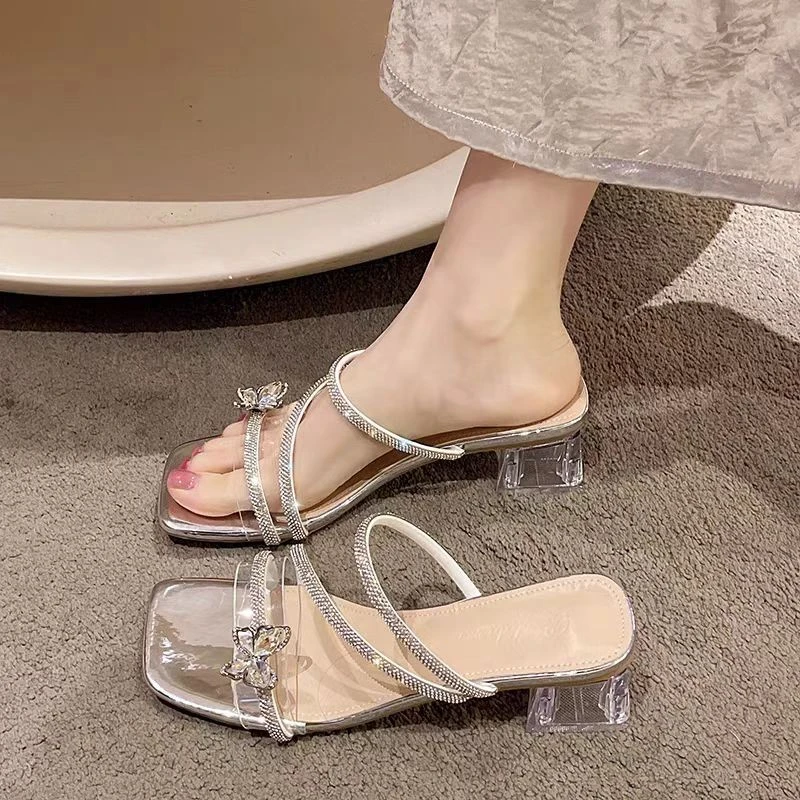 啄木鸟法式粗跟拖鞋女夏外穿仙女风蝴蝶结水钻气质高跟水晶凉鞋