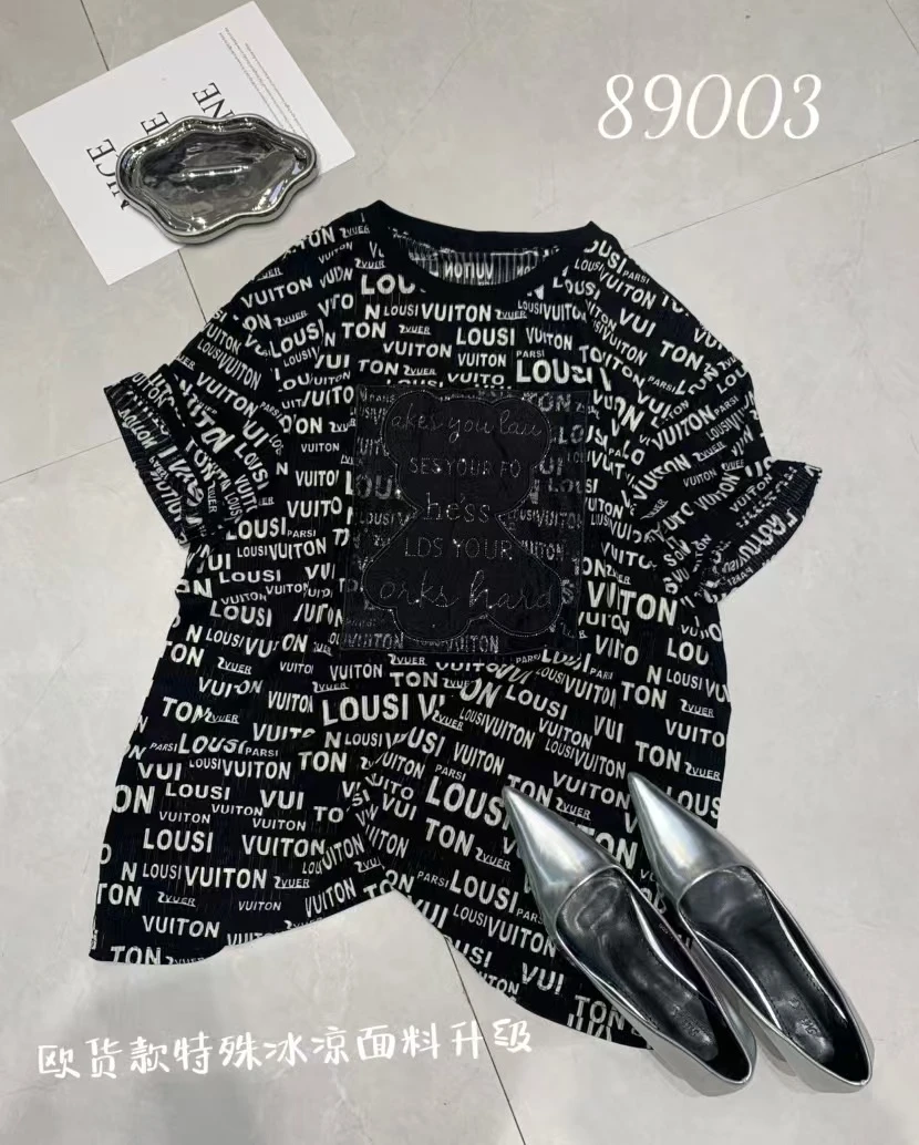 89003意凡大版字母宽松烫钻T恤