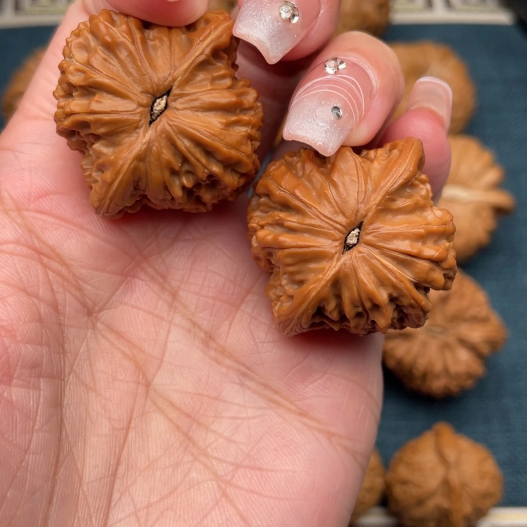 吊坠文玩核桃35全品红皮山地正磨。