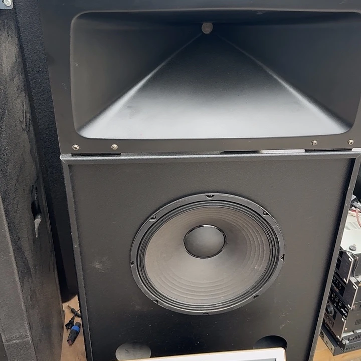 飞达15寸音响一对如图不包邮