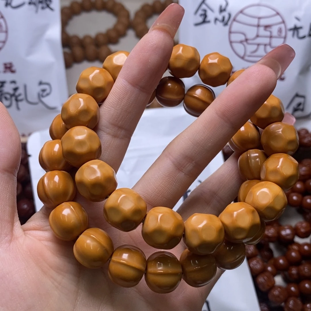 文玩核桃手串鲨鱼奶酪