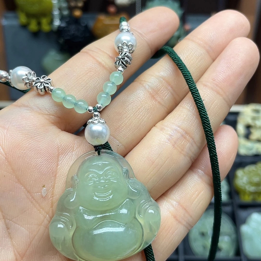 蛇纹石玉未镶嵌颈饰