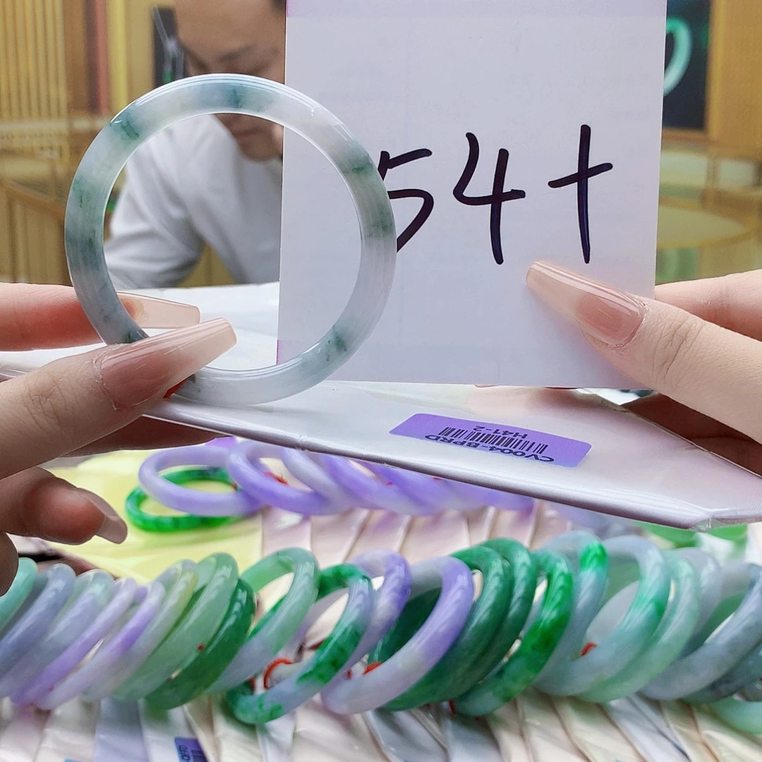 翡翠未镶嵌手镯jj