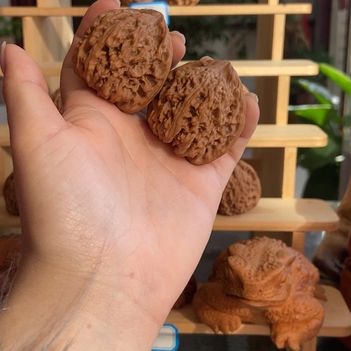 w***k文玩核桃吊坠正宗南疆石文玩核桃