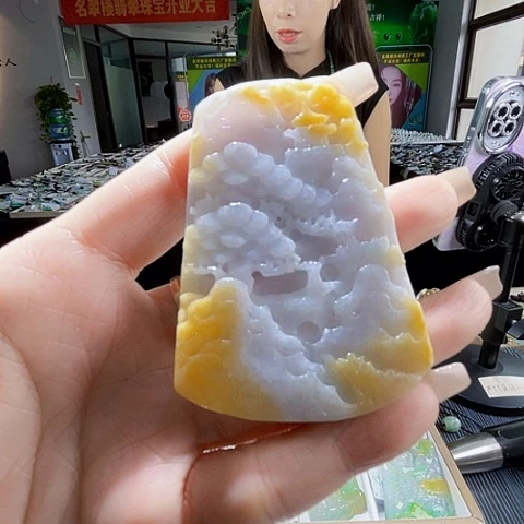 颈饰未镶嵌翡翠一个