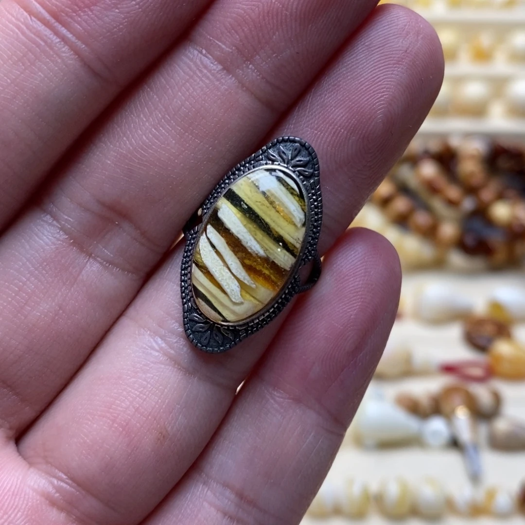 琥珀珠宝奇石未镶嵌