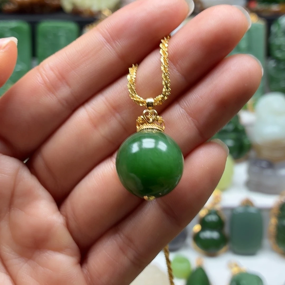 和田玉18K金镶嵌颈饰