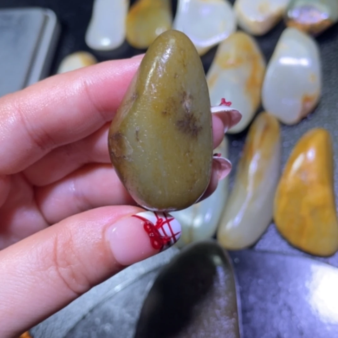 【闪购商品】颈饰未镶嵌和田玉