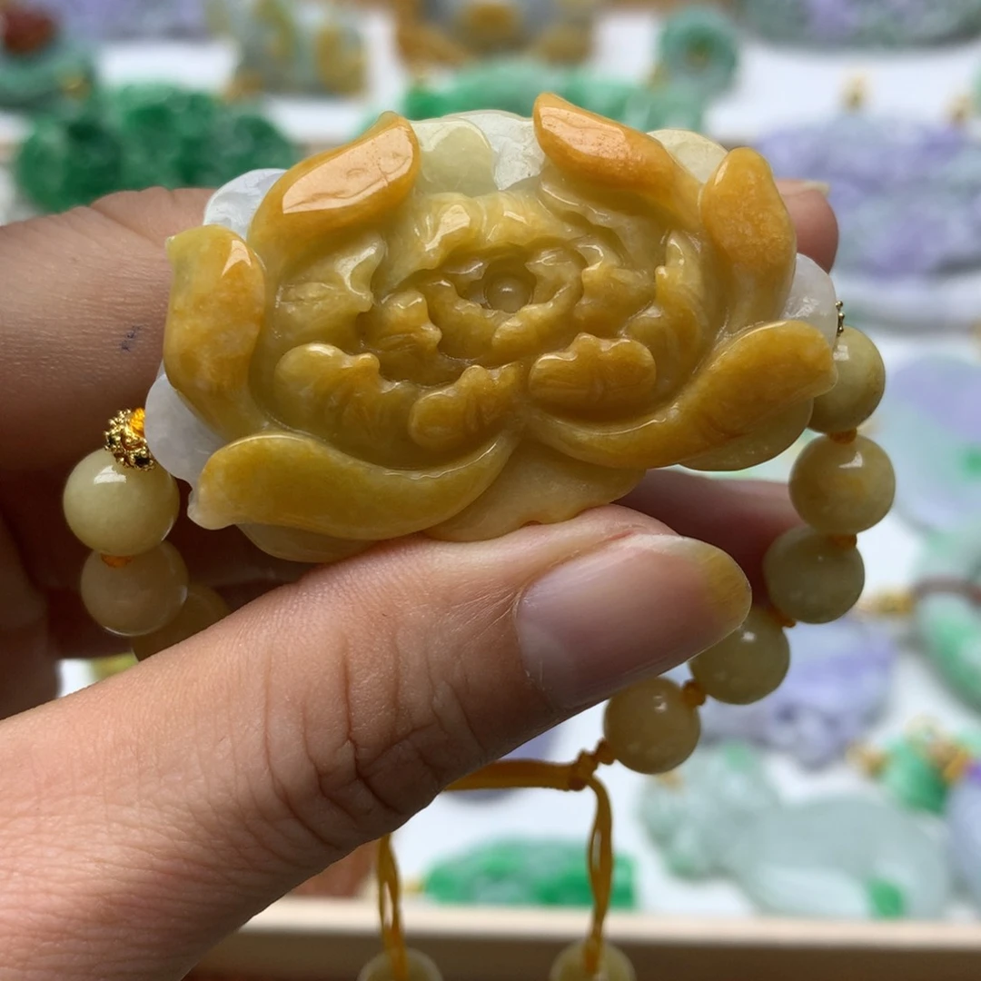 翡翠颈饰未镶嵌翡翠