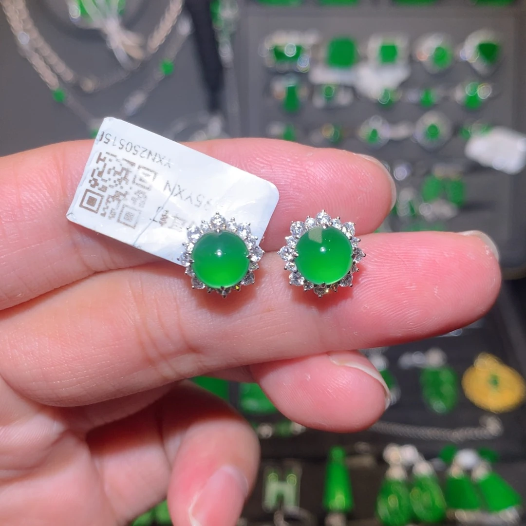 18K金镶嵌翡翠耳钉天然翡翠