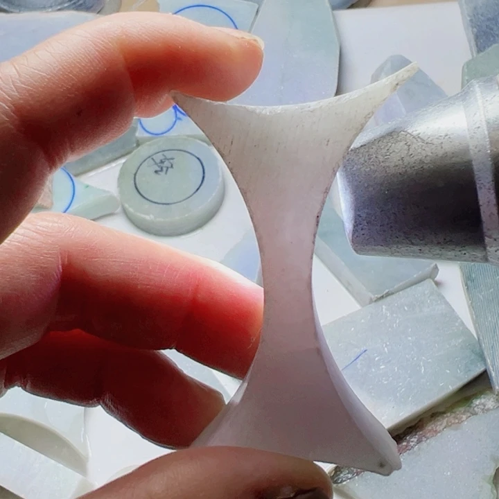 翡翠颈饰未镶嵌翡翠片料