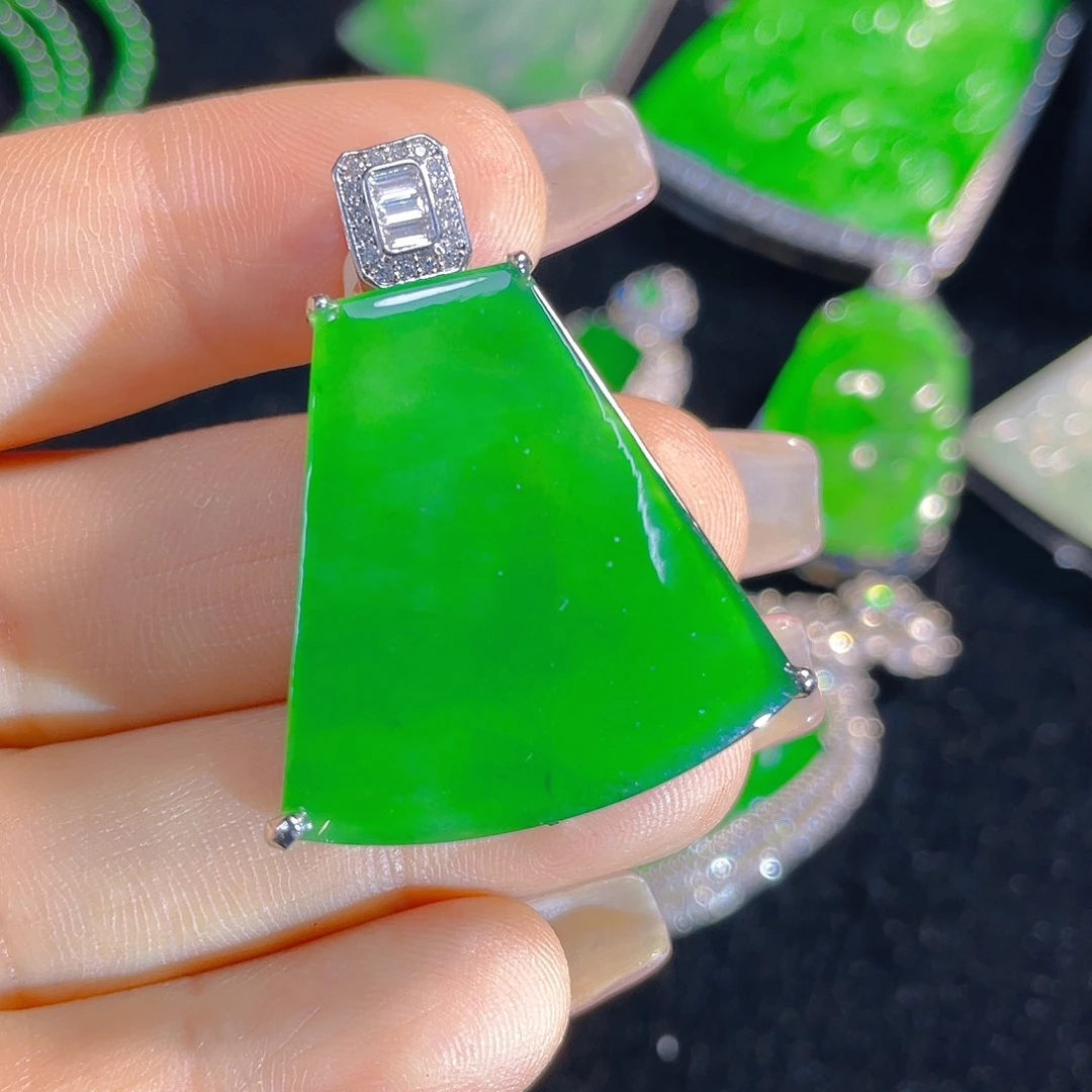 翡翠未镶嵌颈饰天然