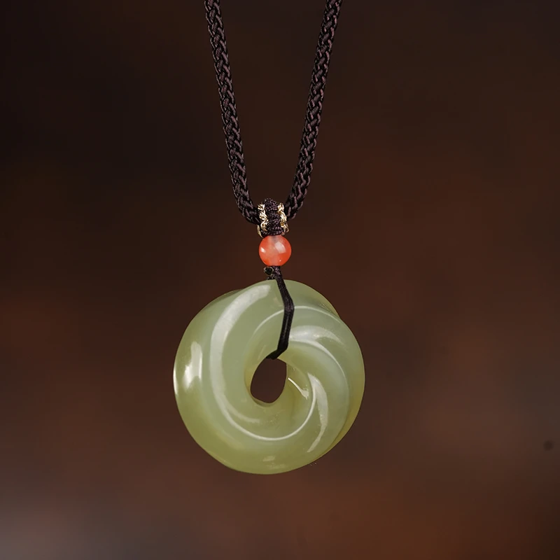 【鑫浩矿业】新疆和田玉-葡萄肉绞丝环莫比乌斯平安扣吊坠挂件一件