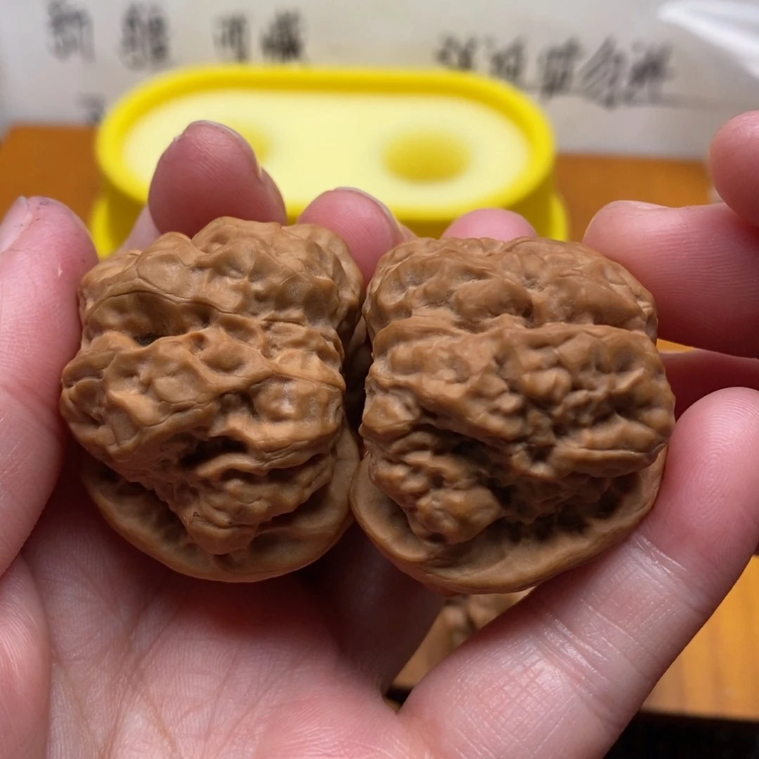 羽***虞把件文玩核桃全品边38左右