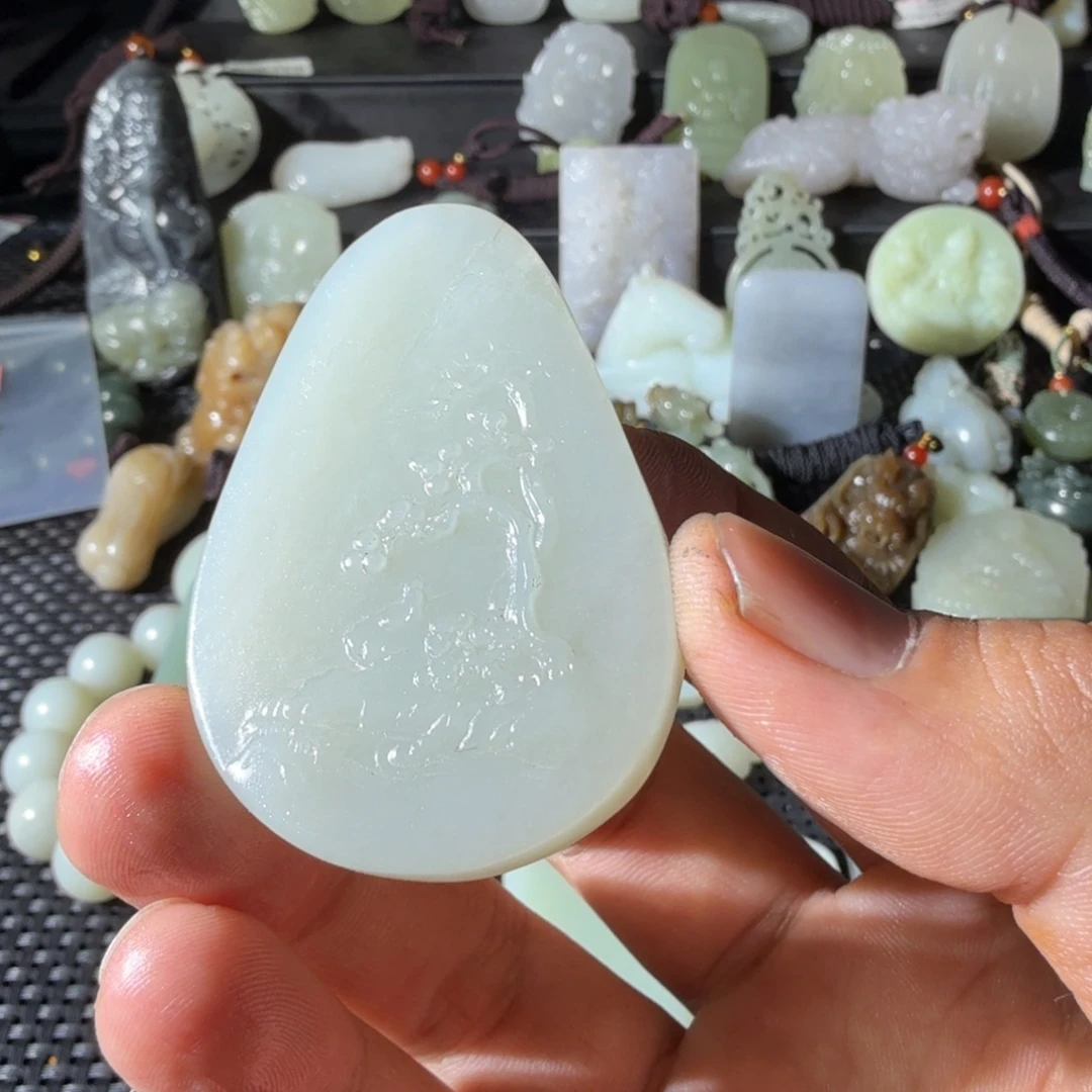 和田玉未镶嵌颈饰