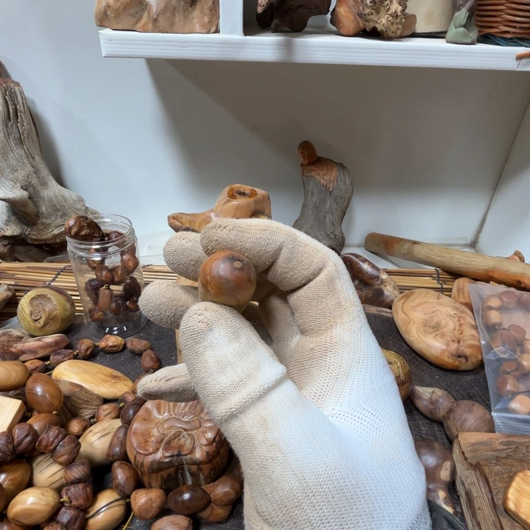 柏木（崖柏）董*姐北太行手把件