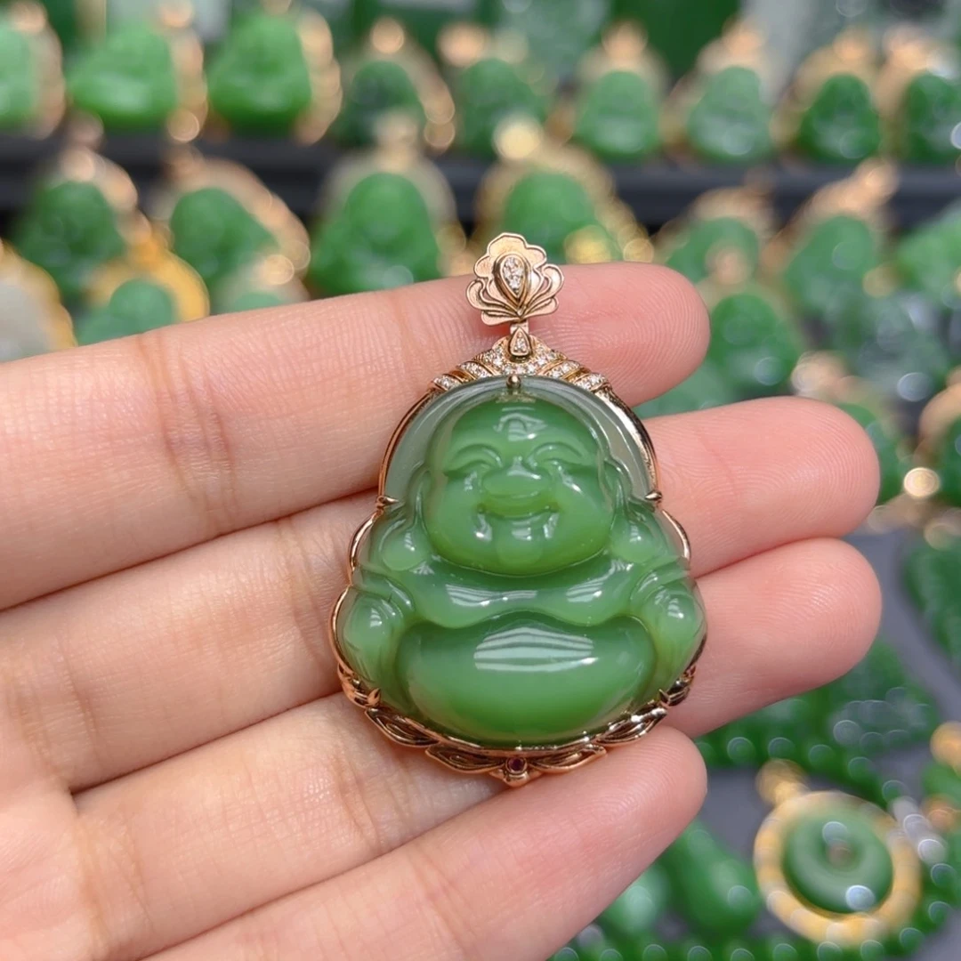 颈饰18K金镶嵌和田玉（碧玉）