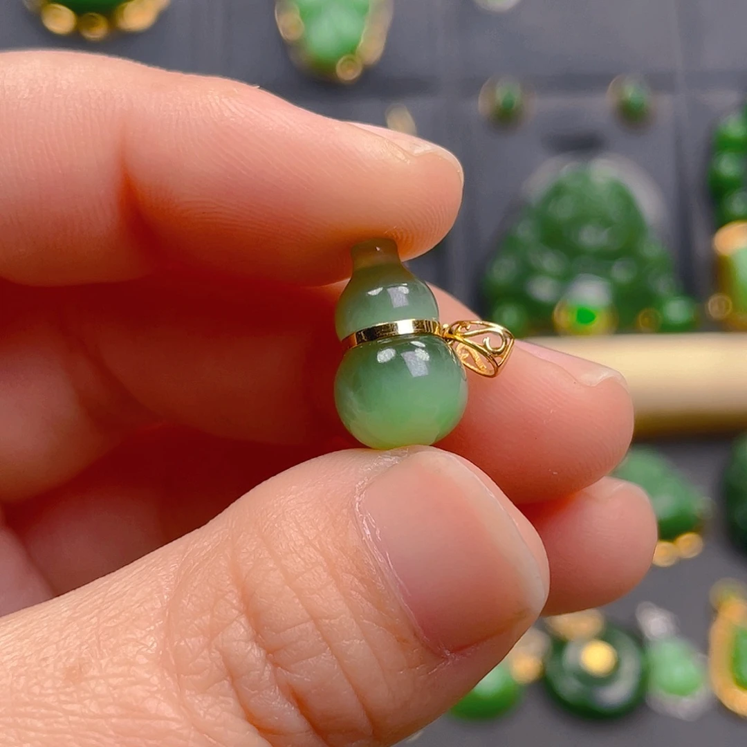 和田玉（碧玉）吊坠(不含链)18K金镶嵌580