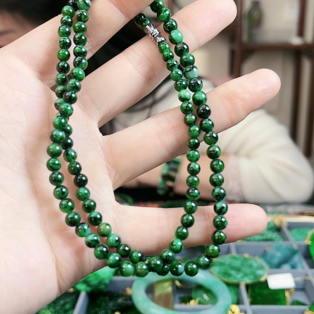 翡翠颈饰未镶嵌项链