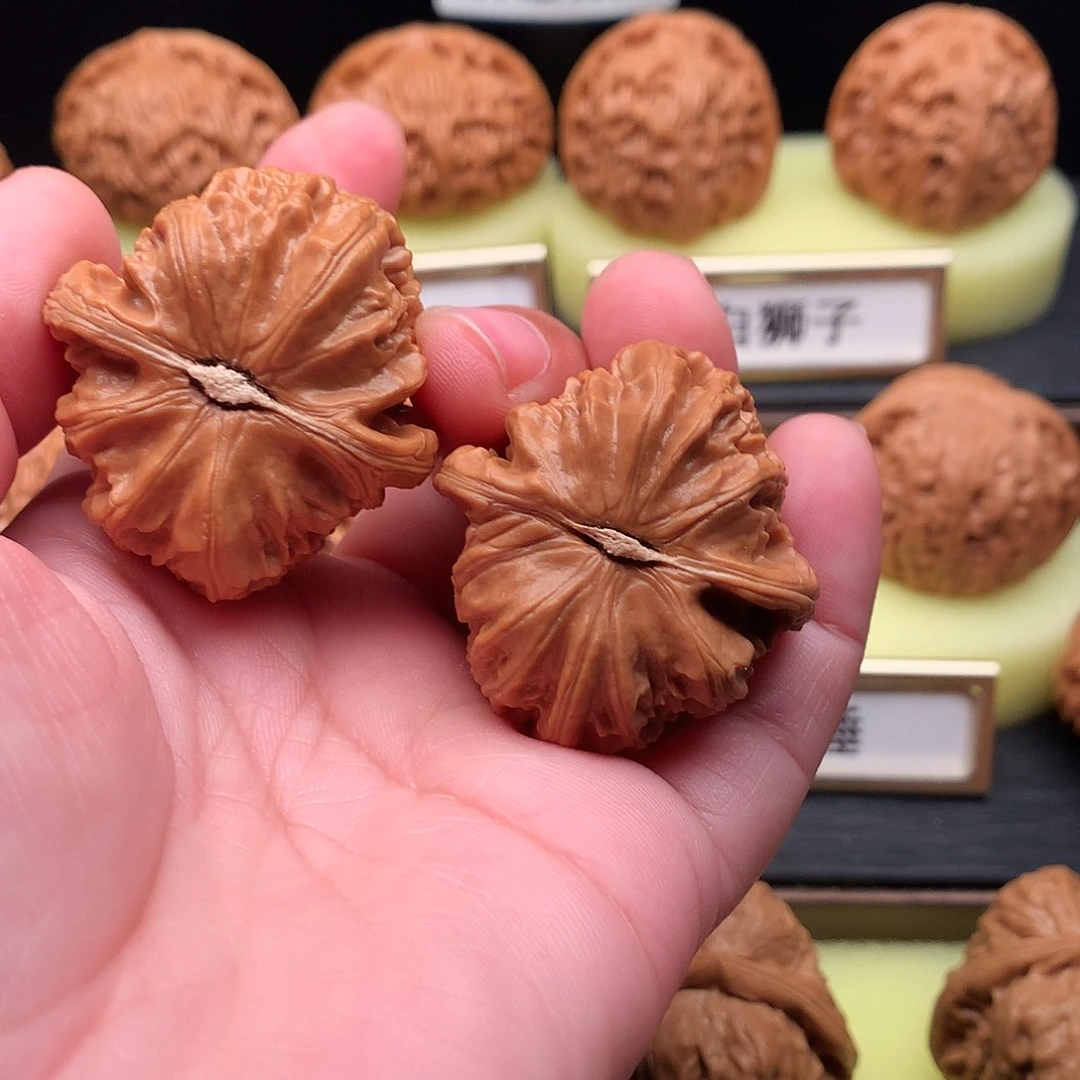 文玩核桃吊坠135号白狮子36