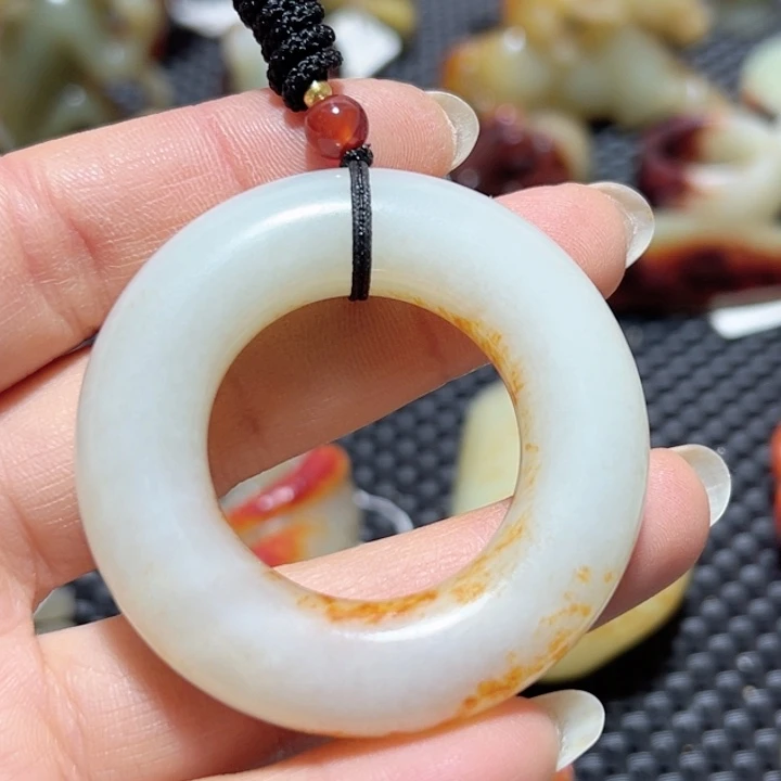 和田玉颈饰未镶嵌飞**鸣