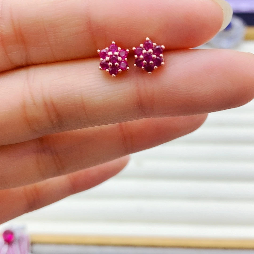 未镶嵌耳饰红宝石