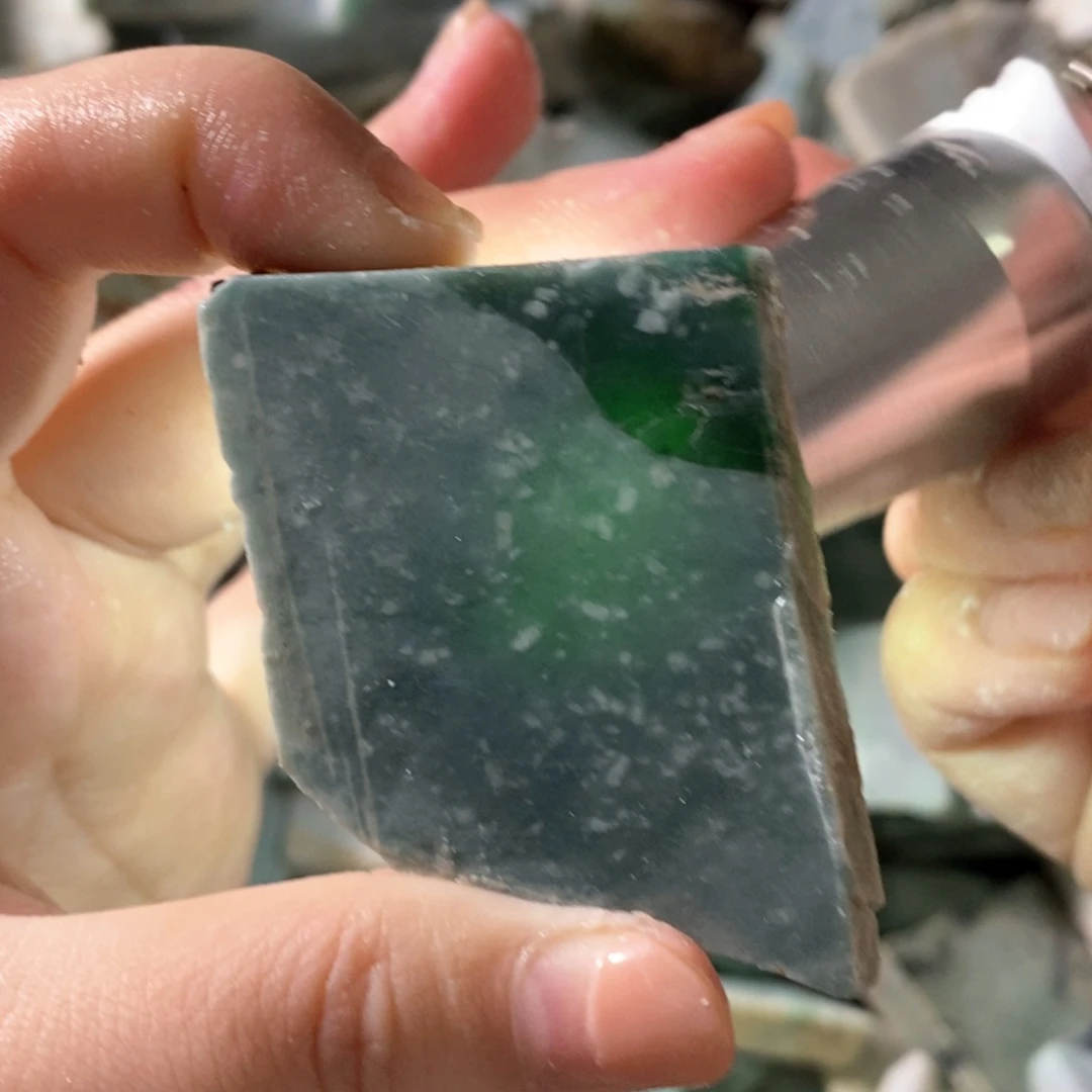 颈饰未镶嵌翡翠天然翡翠