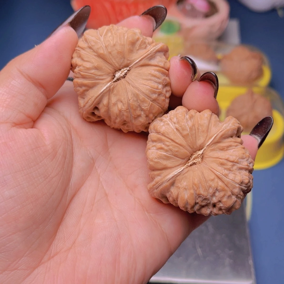 文玩核桃把件翠南瓜墩44