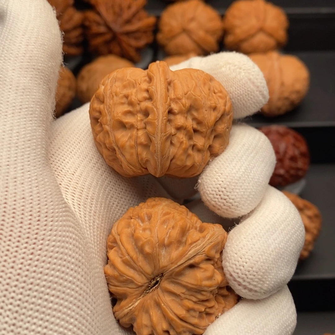 幸***猪文玩核桃吊坠40元宝