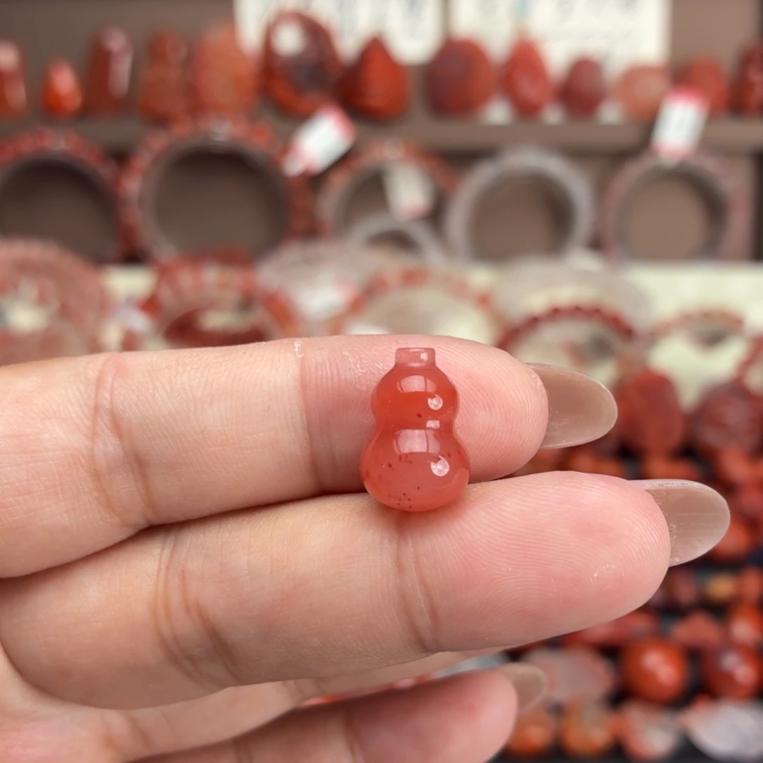 南红玛瑙未镶嵌颈饰小胖葫芦