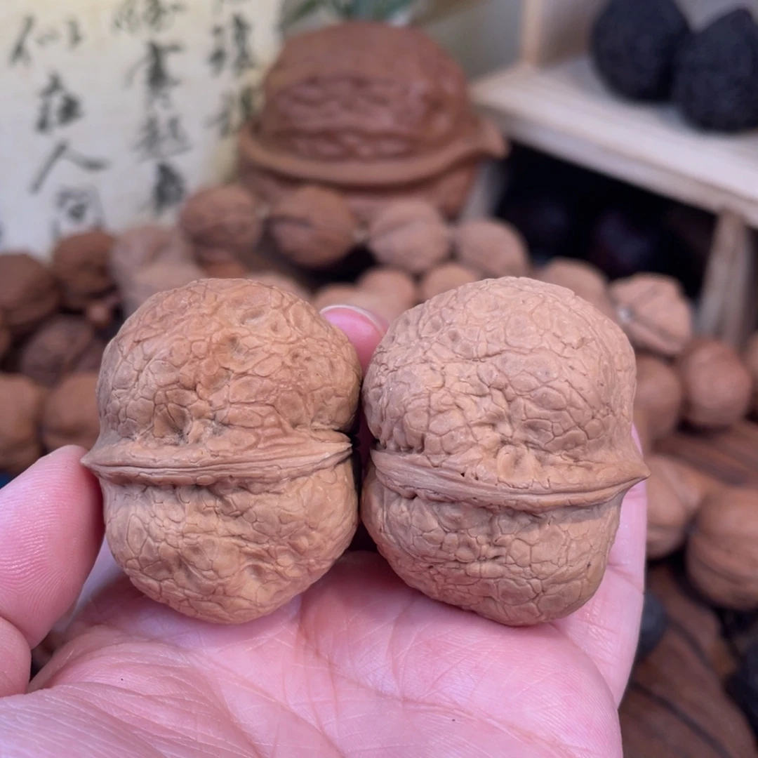 文玩核桃把件方尊