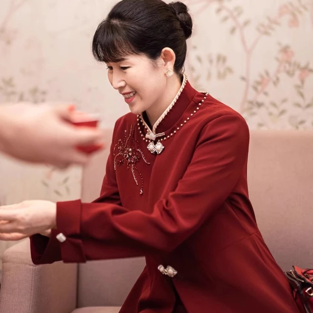高端妈妈婚宴礼服新中式改良旗袍秋冬新款喜婆婆装两件套年轻气质