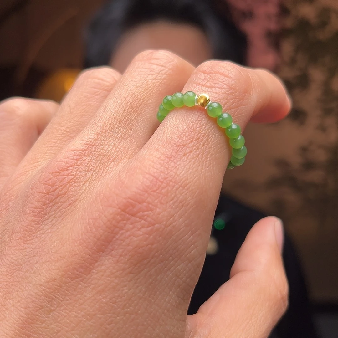 和田玉戒指18K金镶嵌碧玉无矿点戒珠