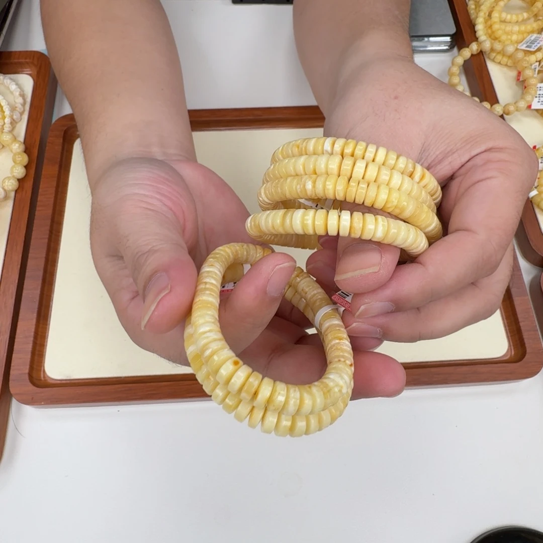 琥珀未镶嵌手链多样性发其一