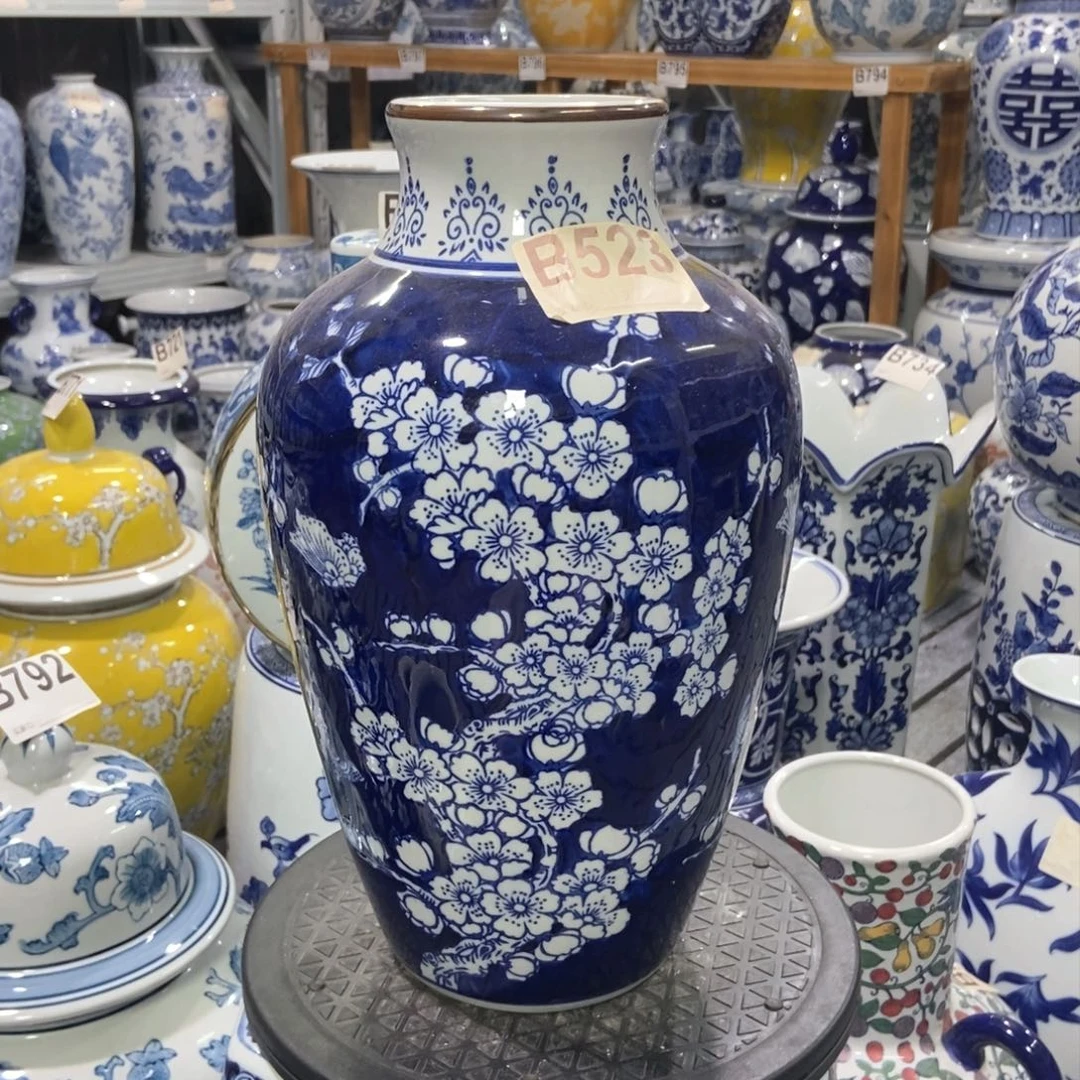 摆件花瓶手绘釉下彩