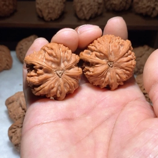 文玩核桃吊坠闲**烟39三棱